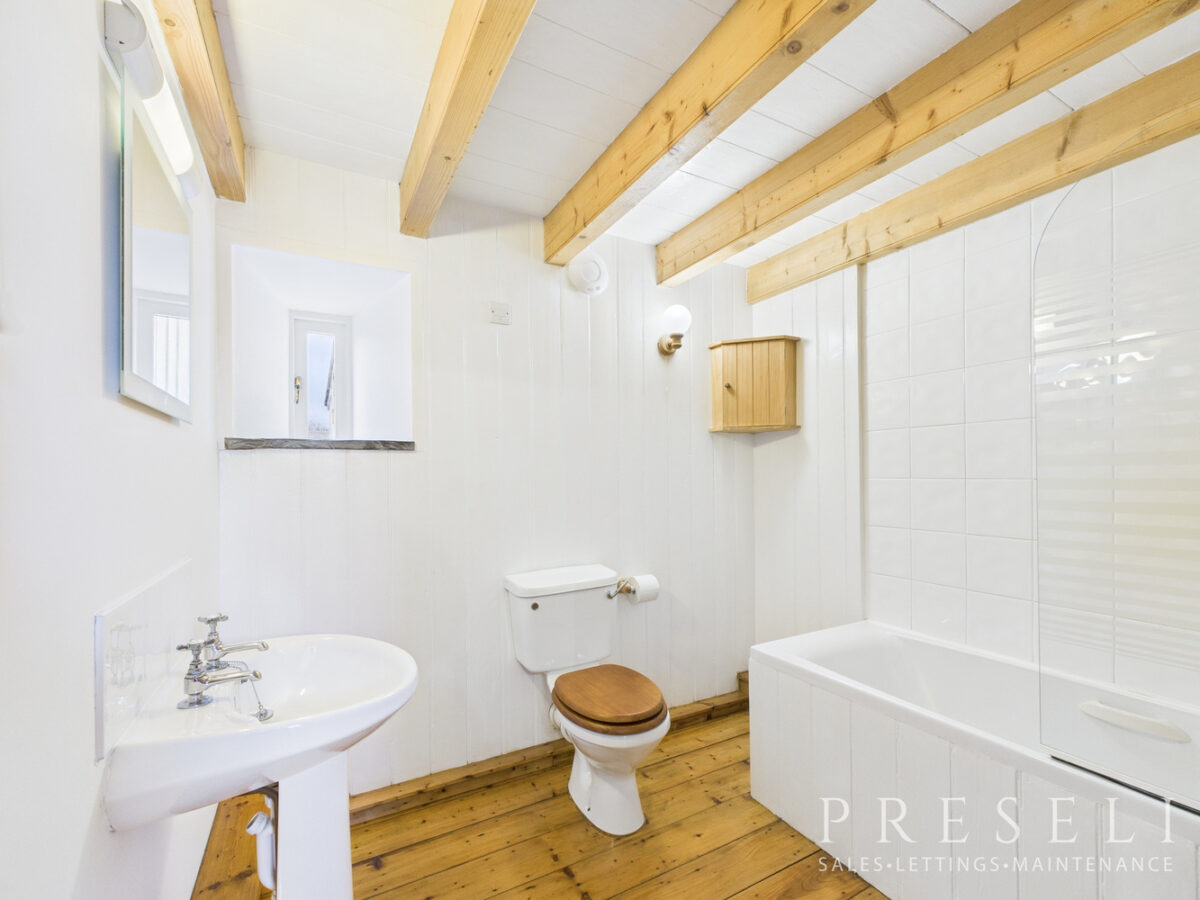 Ty Canol, Porthiddy Farm West, Berea, Haverfordwest, Pembrokeshire