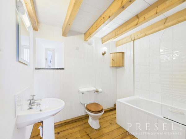 Ty Canol, Porthiddy Farm West, Berea, Haverfordwest, Pembrokeshire