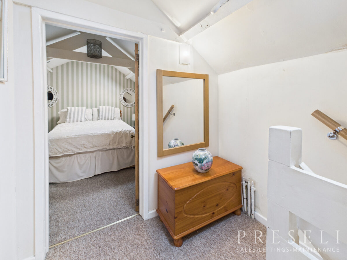 Clee House, Llanfallteg, Whitland, Carmarthenshire