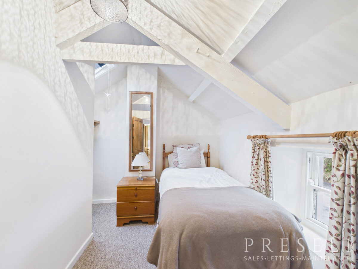 Clee House, Llanfallteg, Whitland, Carmarthenshire