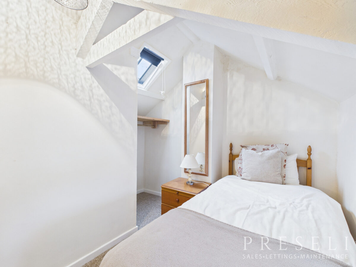 Clee House, Llanfallteg, Whitland, Carmarthenshire