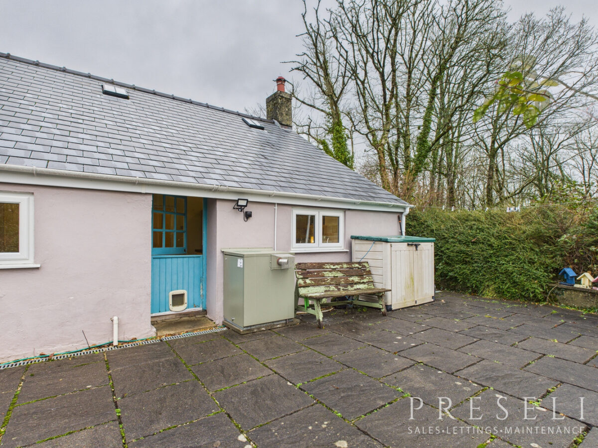 Clee House, Llanfallteg, Whitland, Carmarthenshire