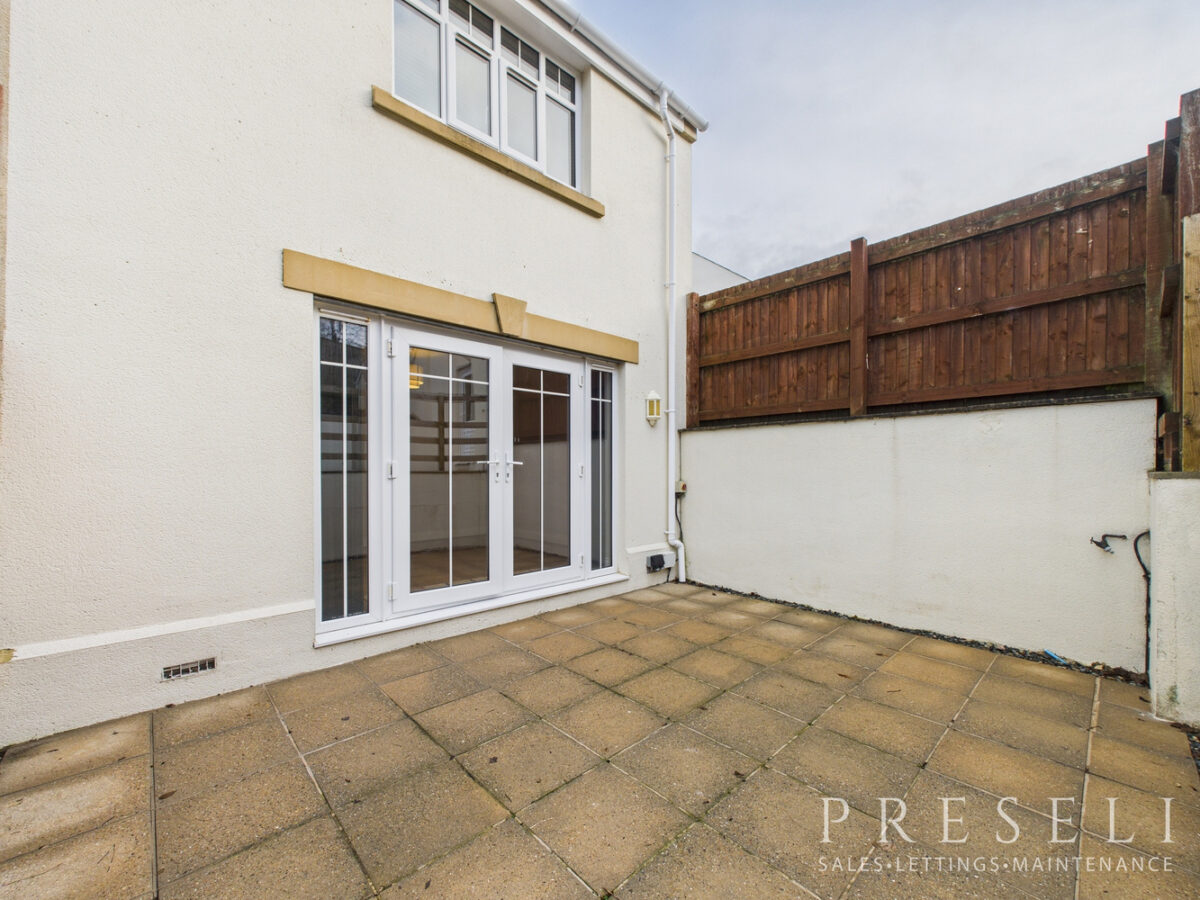 Moors Road, Johnston, Haverfordwest, Pembrokeshire