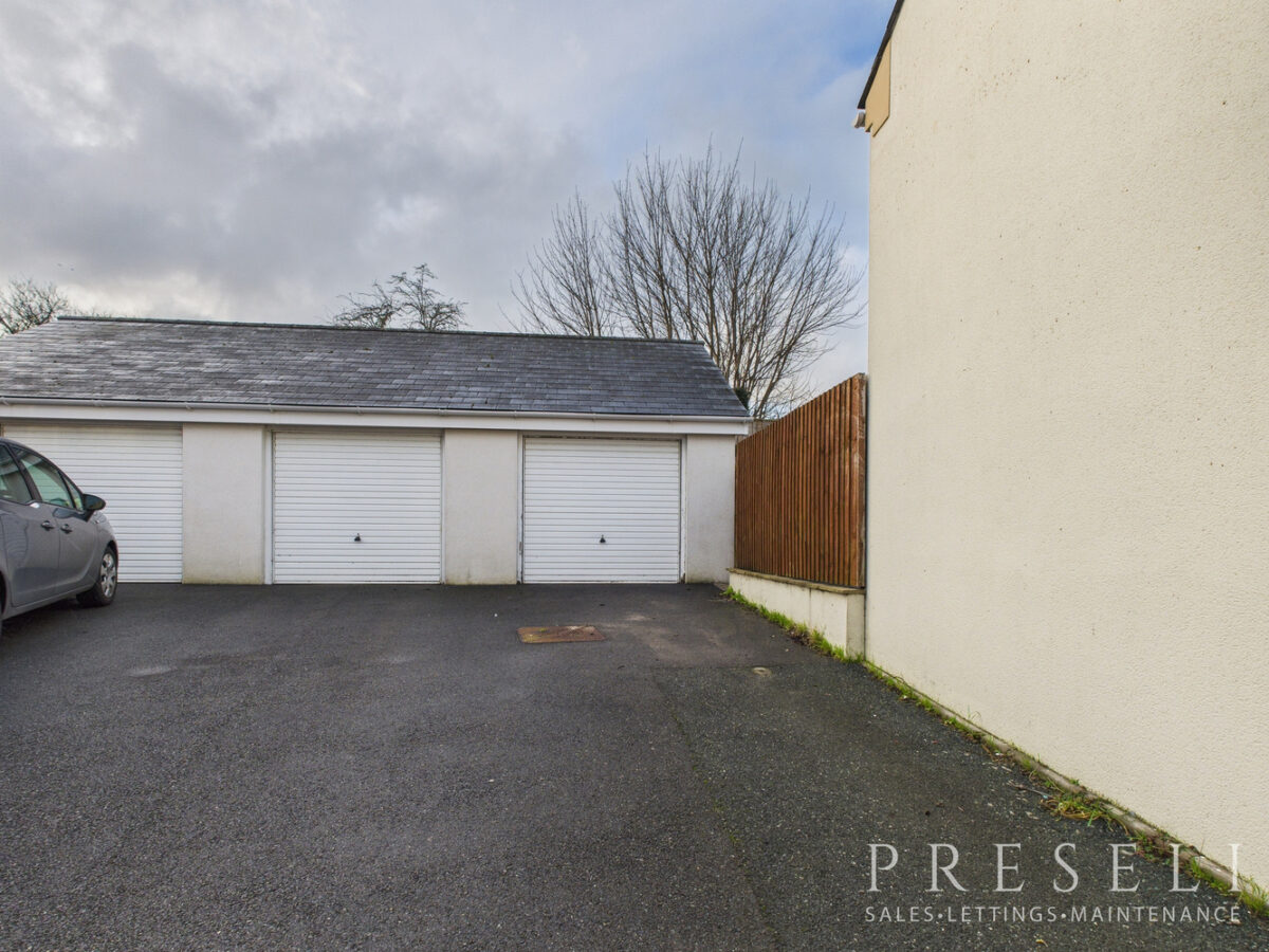 Moors Road, Johnston, Haverfordwest, Pembrokeshire
