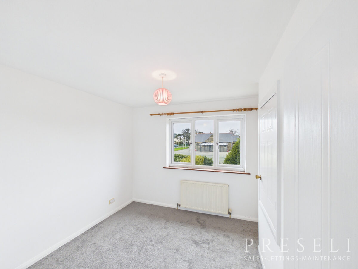 Maes Y Mynach, Haverfordwest