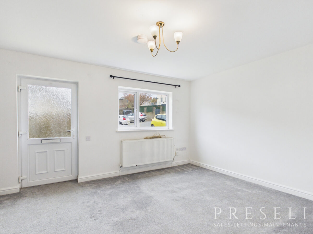 Cae Gerddi, Goodwick