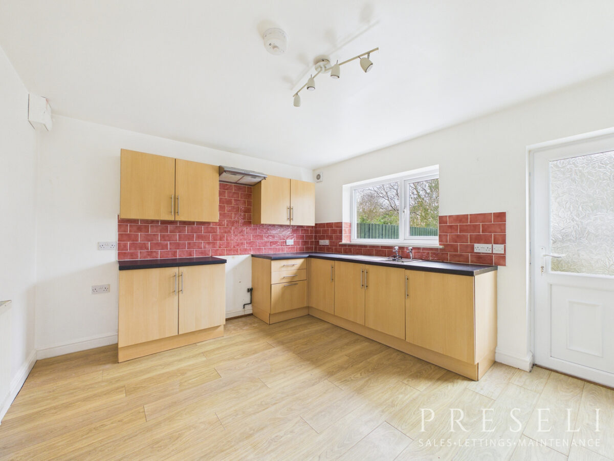 Cae Gerddi, Goodwick