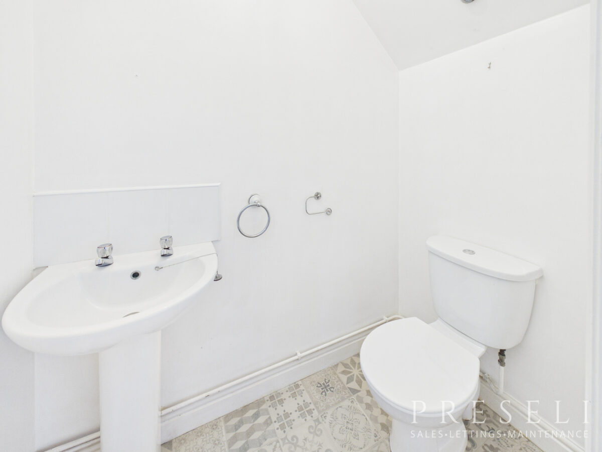 Cae Gerddi, Goodwick