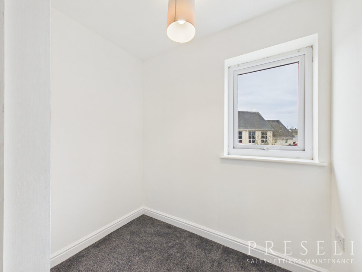 Cae Gerddi, Goodwick