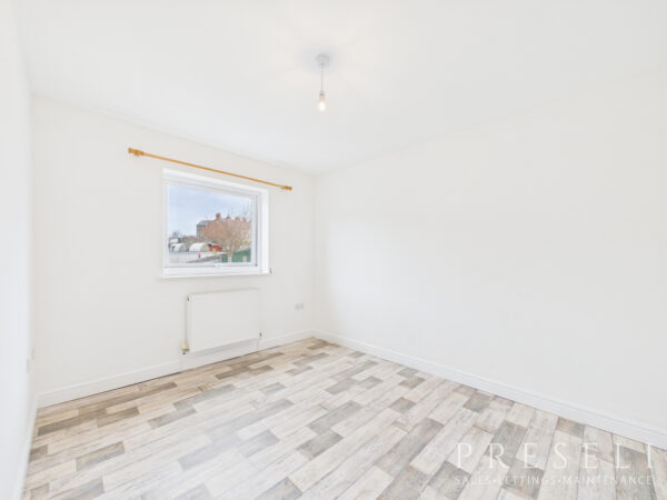 Cae Gerddi, Goodwick