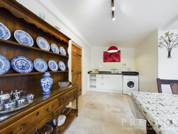 Jordanston Hill, Dwrbach