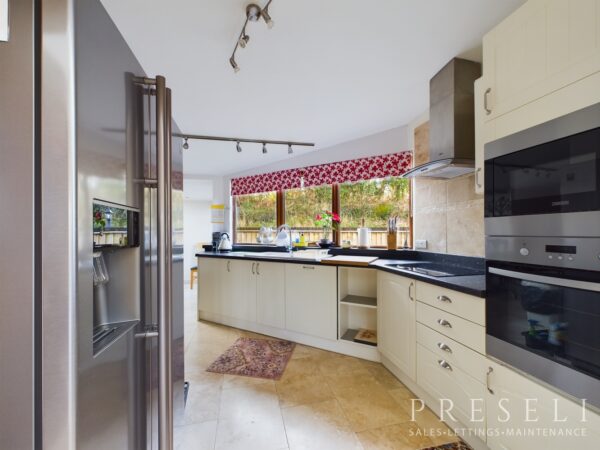 Jordanston Hill, Dwrbach