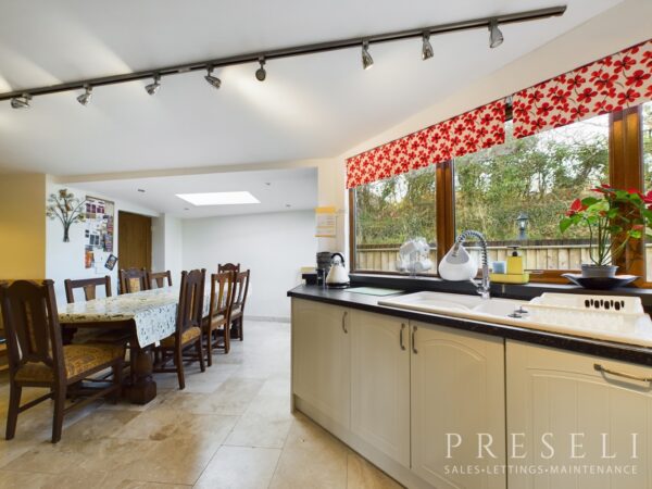 Jordanston Hill, Dwrbach