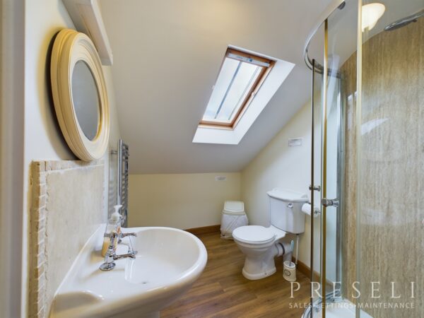 Jordanston Hill, Dwrbach