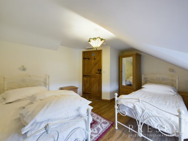 Jordanston Hill, Dwrbach