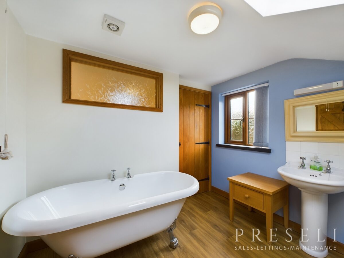 Jordanston Hill, Dwrbach