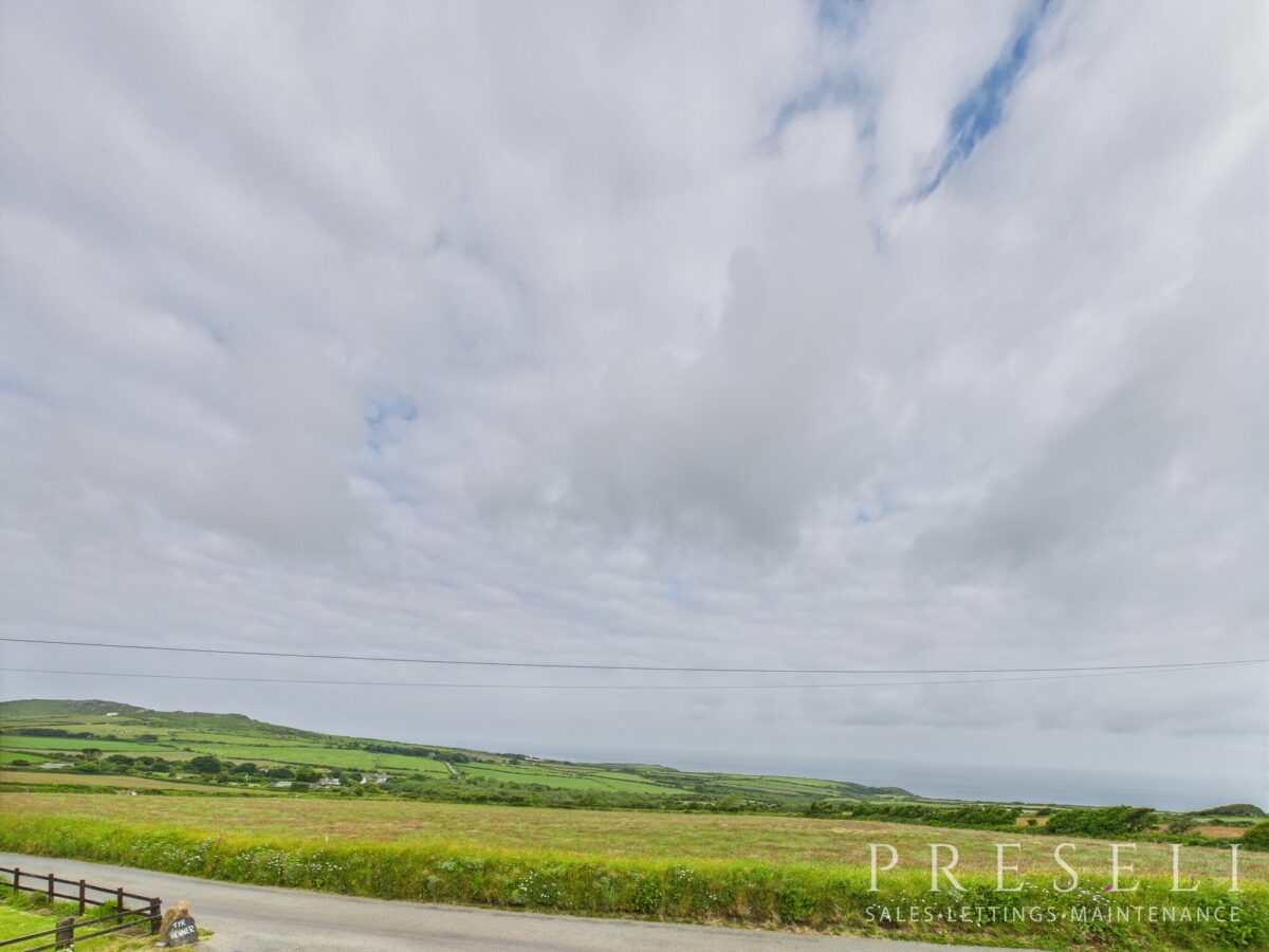 The Scales, Ty'r Henner, Goodwick