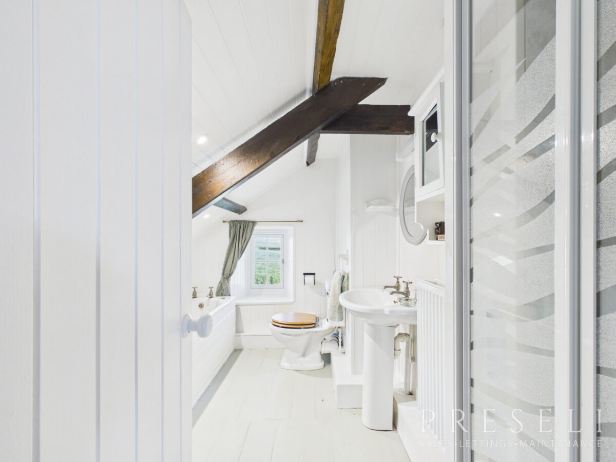 Bridge Cottage, Castlemorris, Haverfordwest, Pembrokeshire