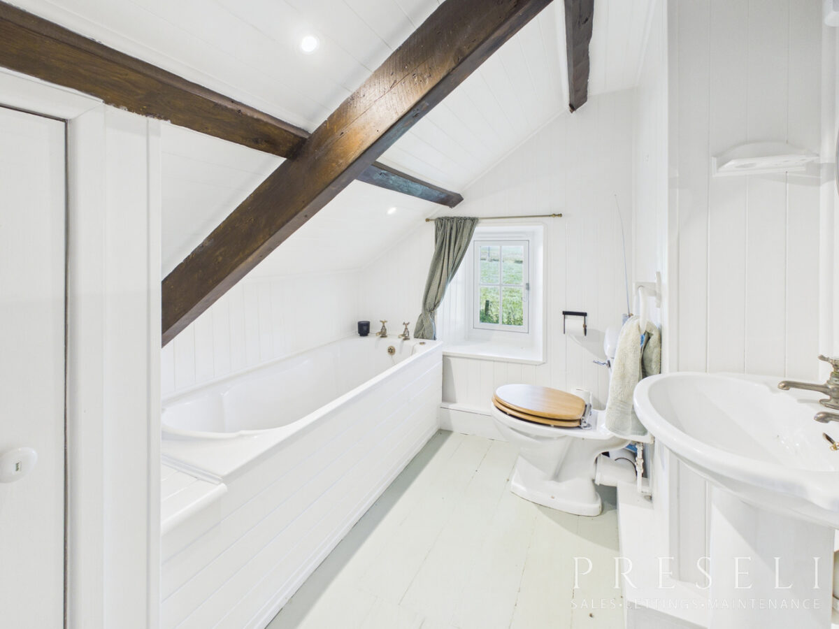 Bridge Cottage, Castlemorris, Haverfordwest, Pembrokeshire