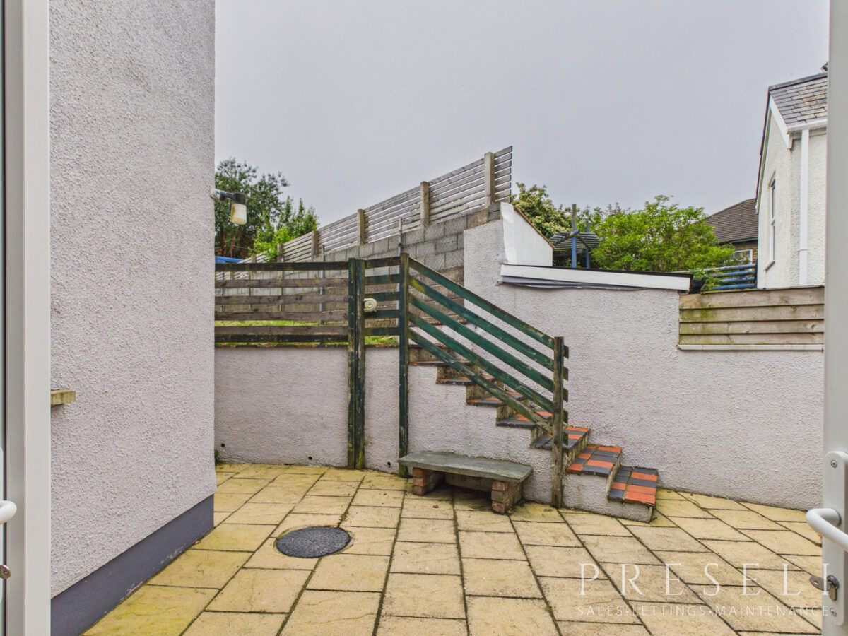 Hottipass Street, Fishguard
