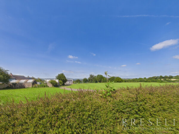 Flat 2 Commercial Cottage, Llanddewi Velfrey, Narberth, Pembrokeshire