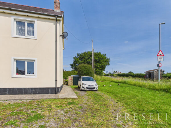 Flat 2 Commercial Cottage, Llanddewi Velfrey, Narberth, Pembrokeshire
