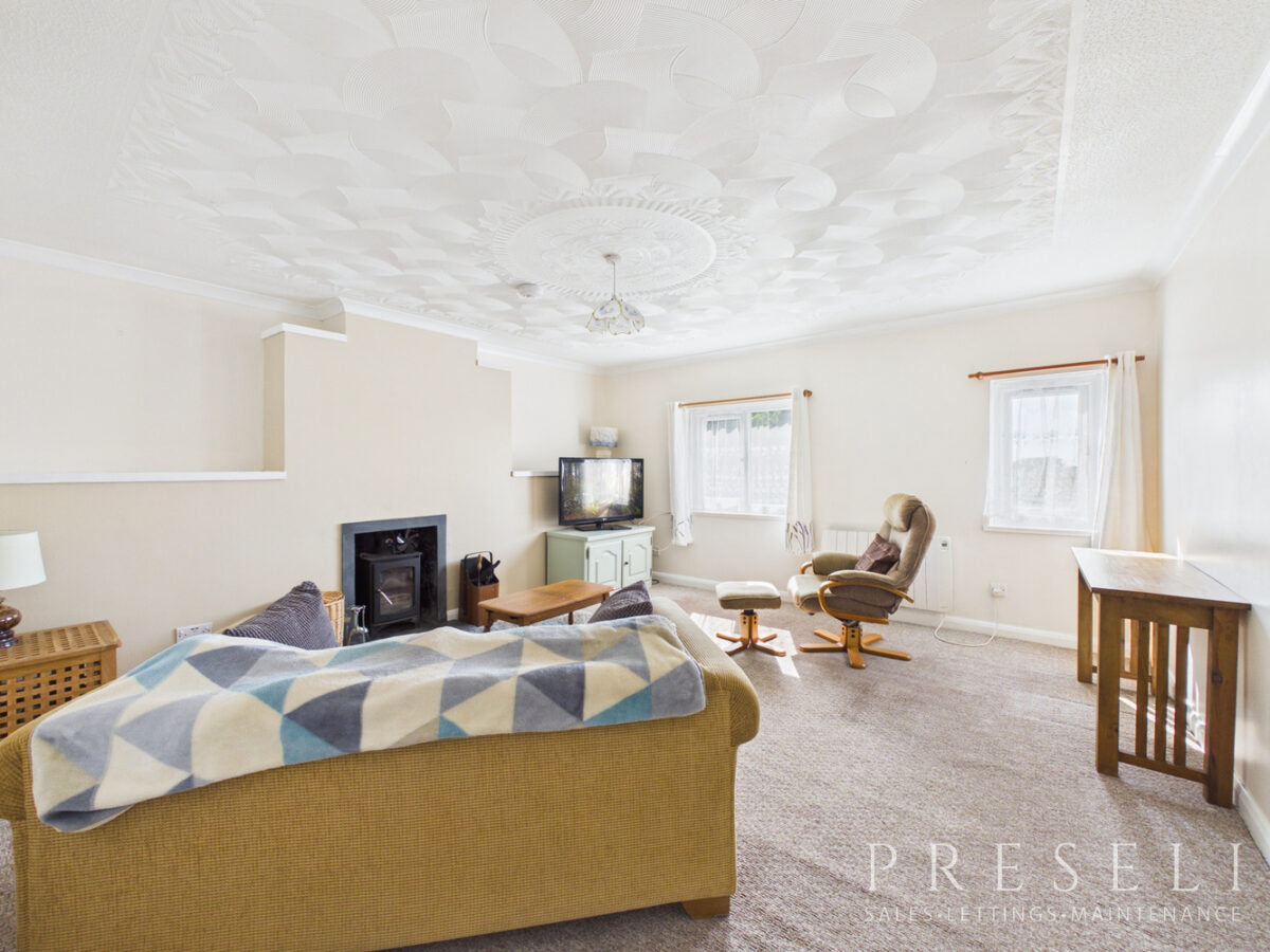 Flat 2 Commercial Cottage, Llanddewi Velfrey, Narberth, Pembrokeshire