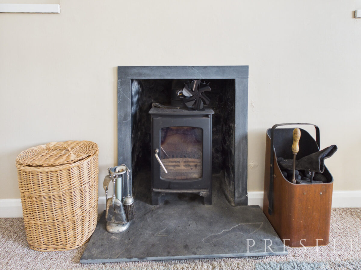 Flat 2 Commercial Cottage, Llanddewi Velfrey, Narberth, Pembrokeshire