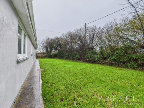 Rhos Dinas, Dinas Cross